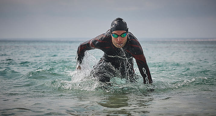 Open water swimming wet suit